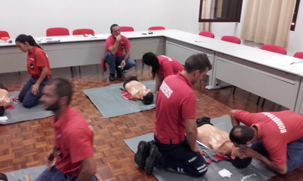 Imagem de destaque: Curso de Recertificação de Tripulantes de Ambulância de Transporte (RTAT), em Ponta Delgada, nos dias 9 a 11 de Setembro.