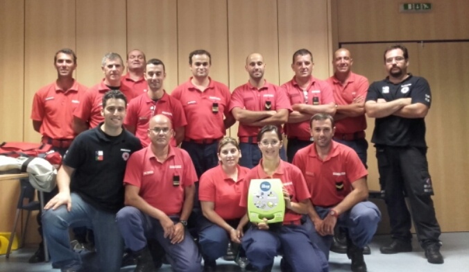 Imagem de destaque: Curso de Suporte Básico de Vida com Desfibrilhação Automática Externa para Profissionais de Saúde (SBV D - Profissionais de Saúde), em Vila Franca do Campo, no dia 6 de Outubro.