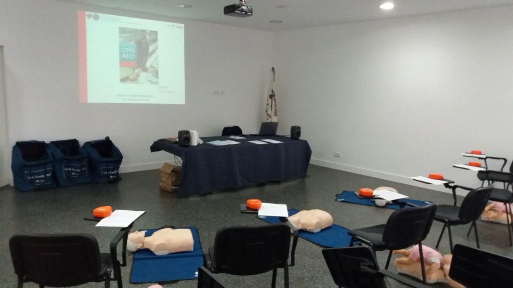 Imagem de destaque: Curso de Suporte Básico de Vida Com Desfibrilhação Automática Externa - Leigos (SBV-DAE Leigos), em Angra do Heroísmo, no dia 07 de Novembro.