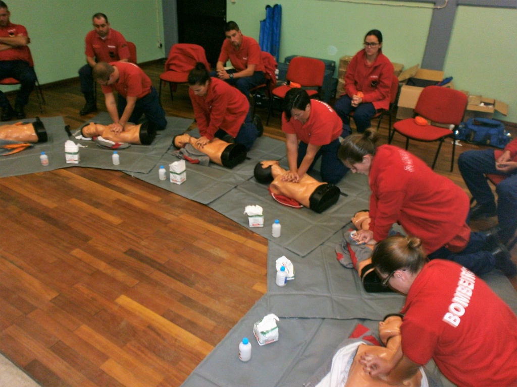 Imagem de destaque: Curso de Tripulantes de Ambulância de Transporte (TAT), nas Lajes do Pico, de 10 a 18 de Novembro.