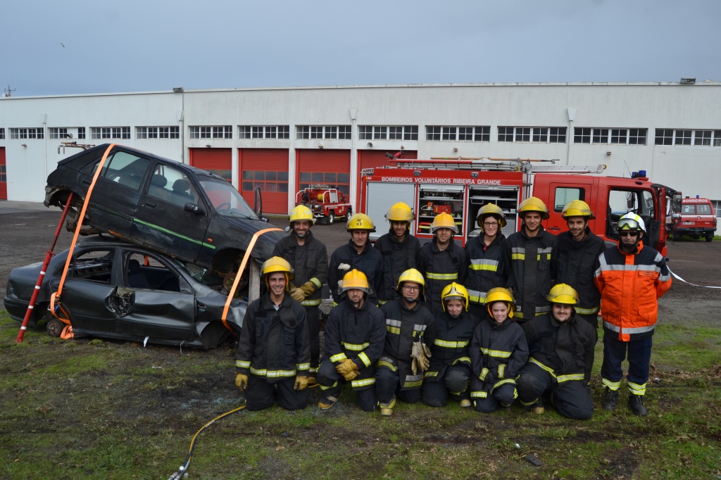 Imagem de destaque: Curso de Salvamento e Desencarceramento (SD), na Ribeira Grande, de 14 a 20 de Novembro.