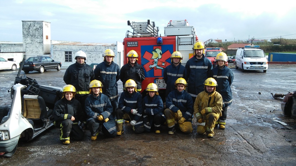 Imagem de destaque: Curso de Salvamento e Desencarceramento ( SD), na Horta, de 05 a 11 de Dezembro.