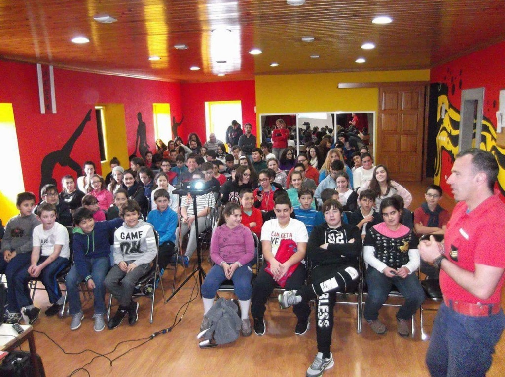 Imagem de destaque: Palestra sobre Primeiros Socorros na EBI Vila do Topo, dia 25 de Janeiro