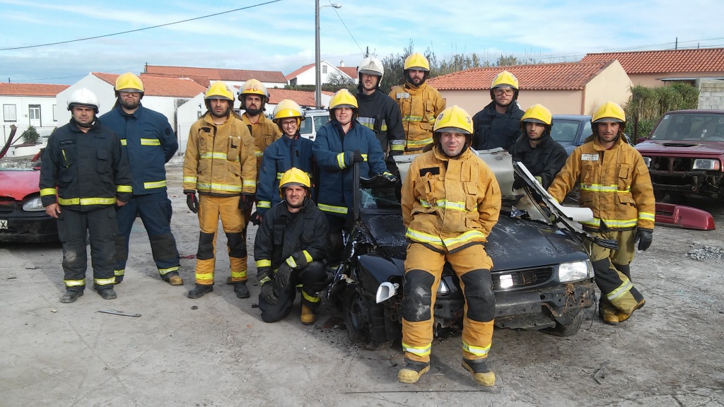 Imagem de destaque: Curso de Recertificação de Salvamento e Desencarceramento (RSD), no Faial, no dia 25 Março.
