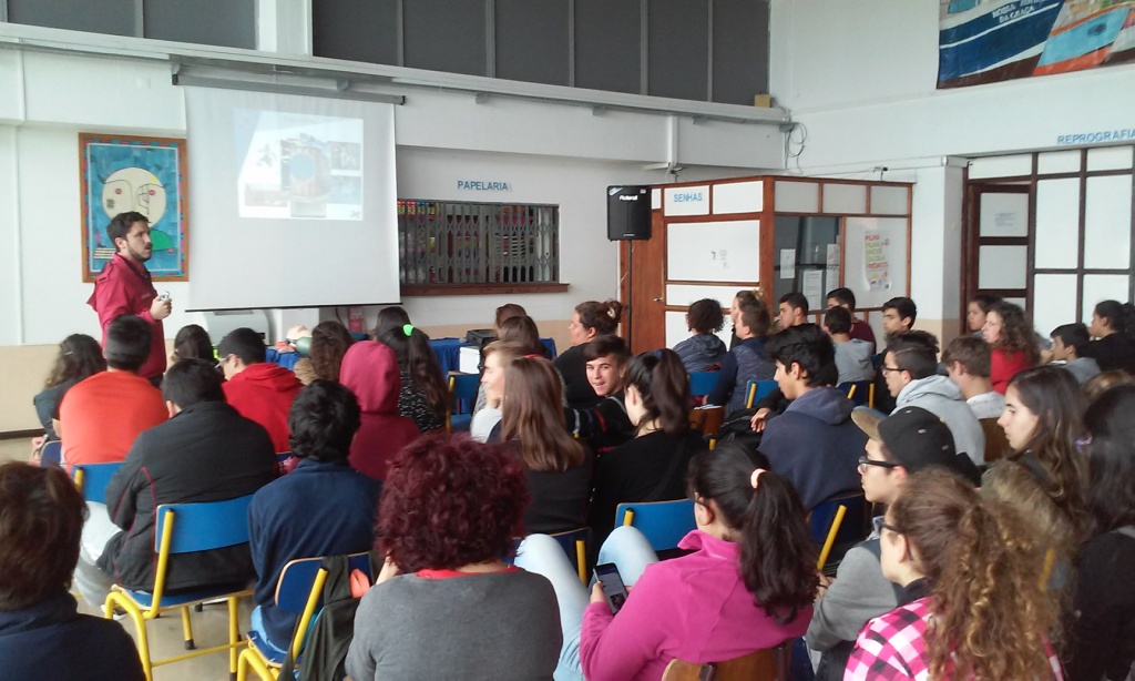 Imagem de destaque: Palestra sobre Primeiros Socorros na EBI Rabo de Peixe, no dia 19 de Abril.
