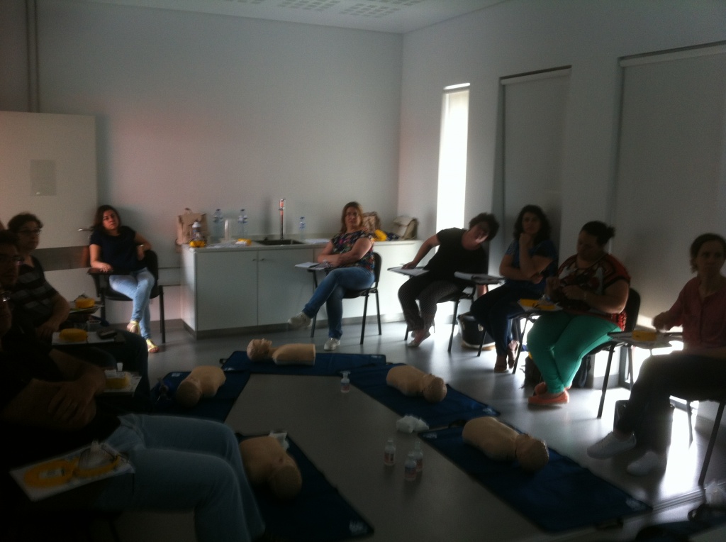 Imagem de destaque: Curso de Suporte Básico de Vida com Desfibrilhação Automática Externa para Profissionais de Saúde (SBV D - Profissionais de Saúde), na Madalena, no dia 26 de Junho