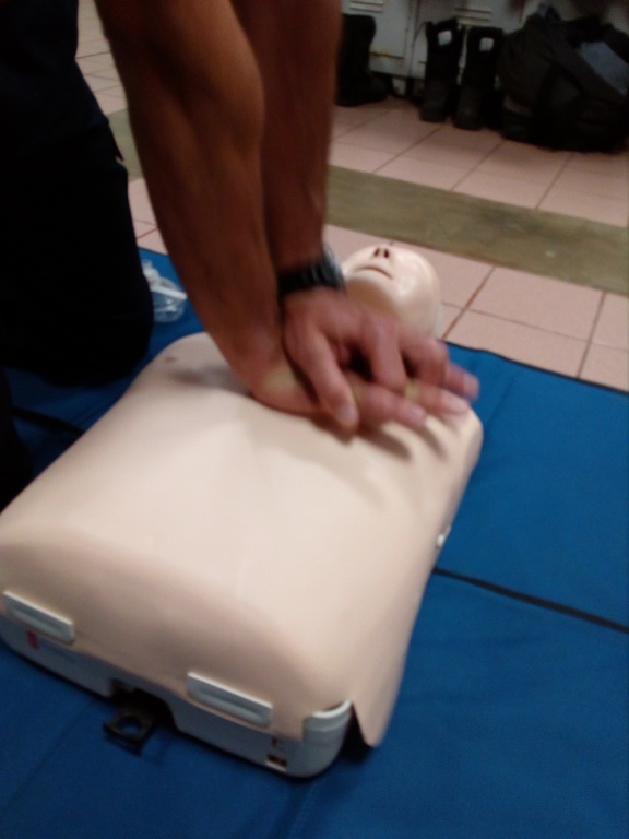 Imagem de destaque: Curso de Suporte Básico de Vida com Desfibrilhação Automática Externa para Profissionais de Saúde, a 20 de Fevereiro