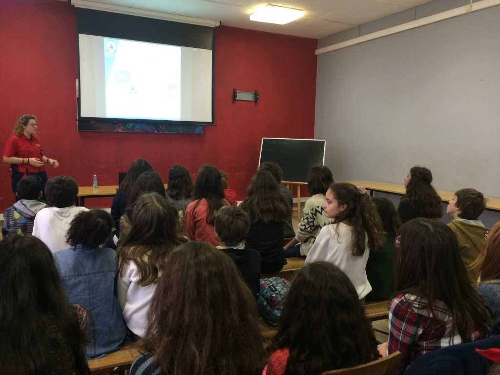 Imagem de destaque: Palestra sobre Riscos Naturais e Medidas de Autoproteção na Escola Secundária Antero de Quental, a 20 de Fevereiro