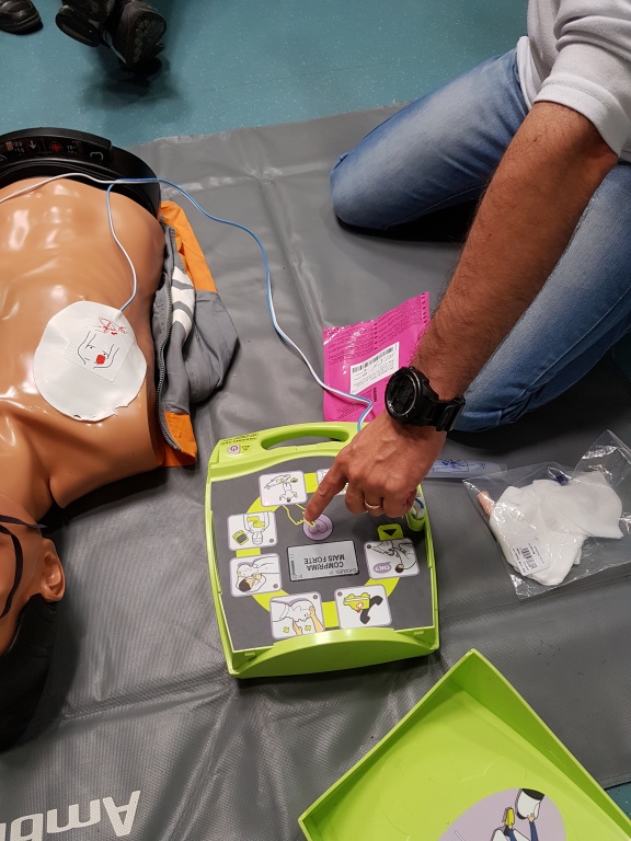 Imagem de destaque: Curso de Suporte Básico de Vida com Desfibrilhação Automática Externa - Leigos, a 12 de Junho