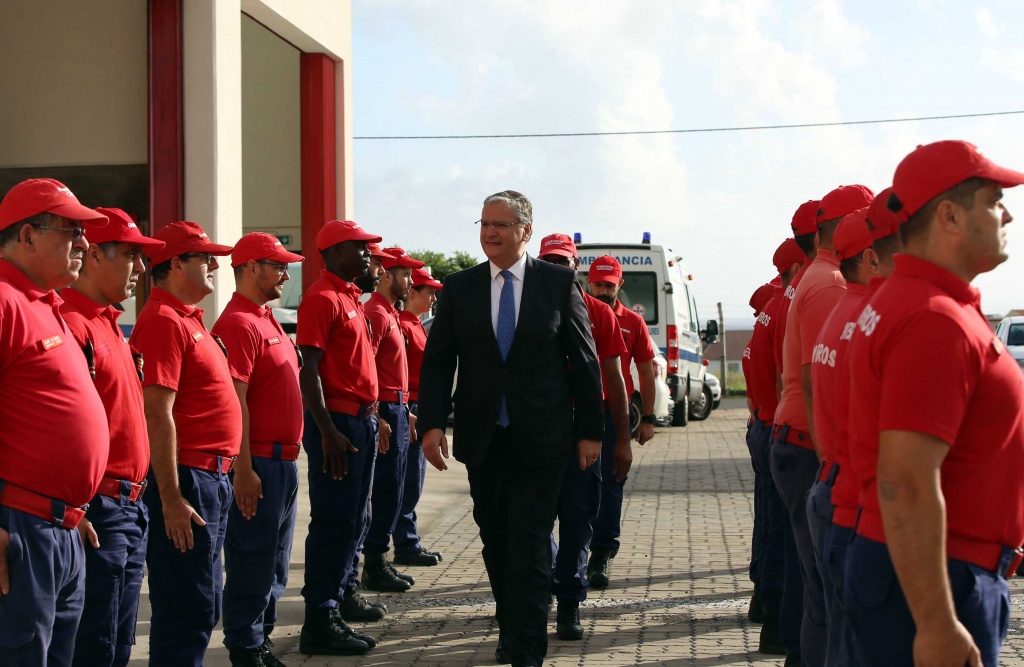 Imagem de destaque: Vasco Cordeiro anuncia investimentos para dotar corporações de bombeiros de novos equipamentos