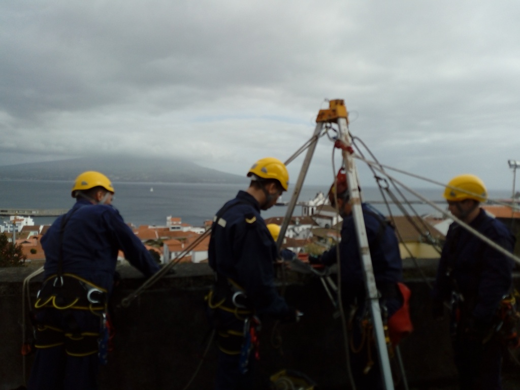 Imagem de destaque: Curso de Salvamento em Grande Ângulo no Faial