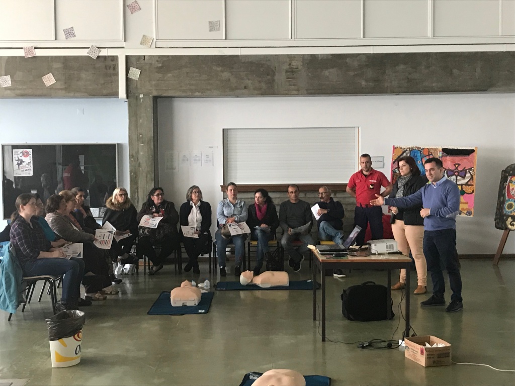 Imagem de destaque: Mass Training em Suporte Básico de Vida na EBI Lagoa