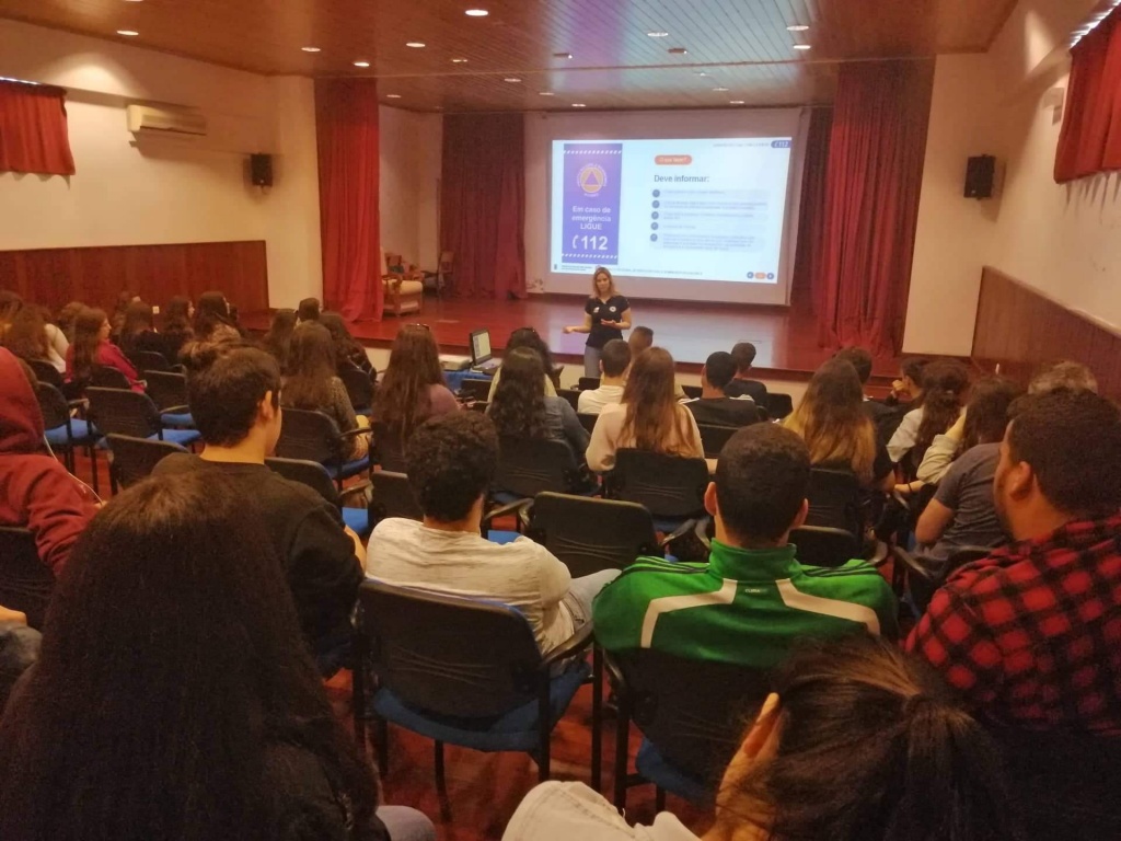 Imagem de destaque: Palestra sobre Riscos Naturais e MAP na EBI de Capelas