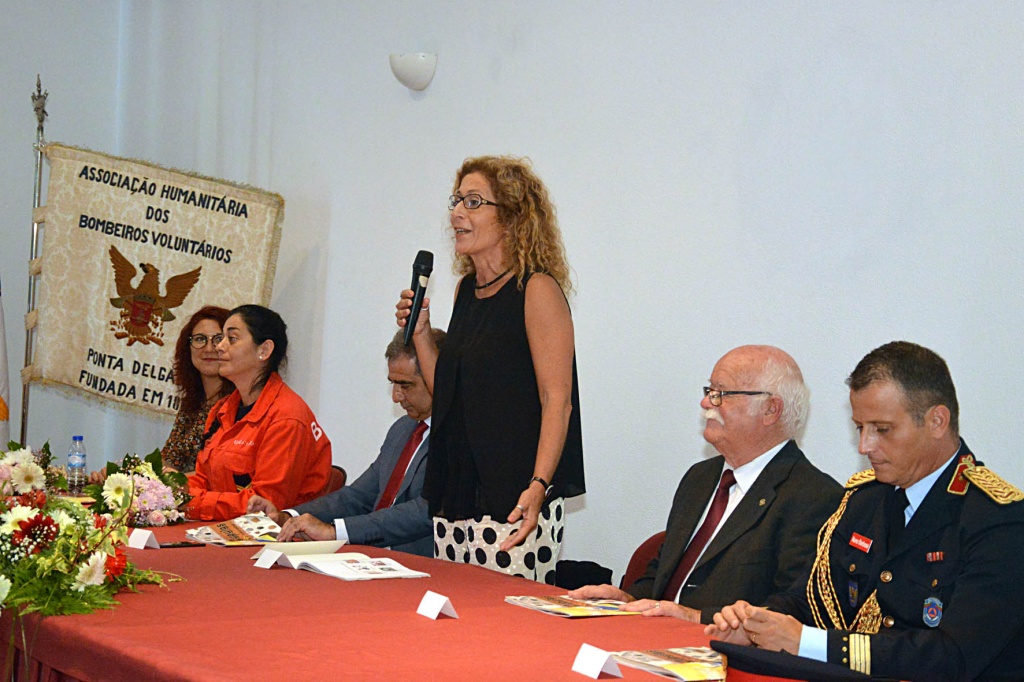 Imagem de destaque: Teresa Machado Luciano destaca responsabilidade acrescida do Corpo de Bombeiros de Ponta Delgada no socorro à população