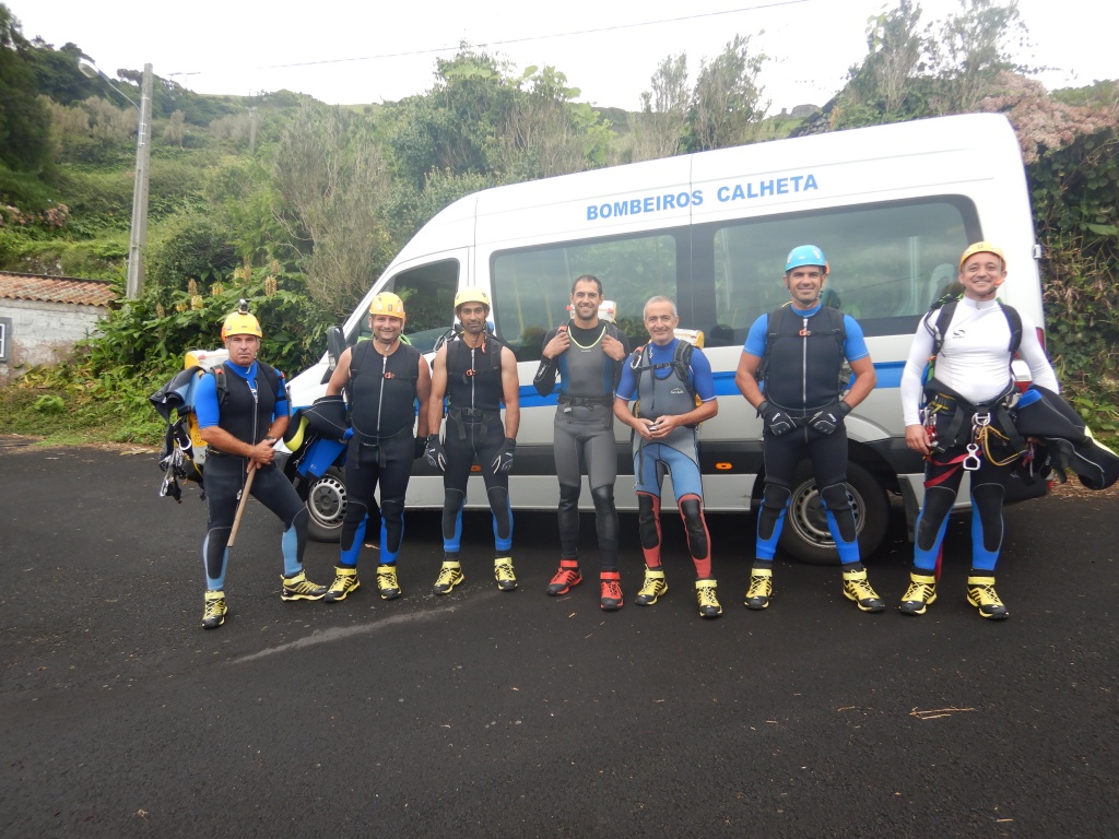 Imagem de destaque: Curso de resgate em canyoning em São Jorge