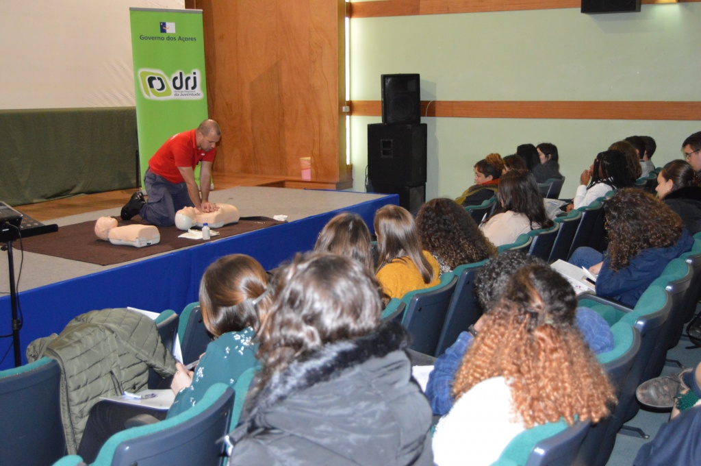 Imagem de destaque: Workshop sobre Suporte Básico de Vida em São Miguel