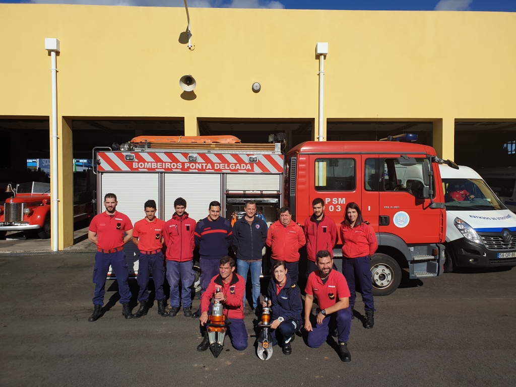 Imagem de destaque: Curso de Salvamento e Desencarceramento em São Miguel