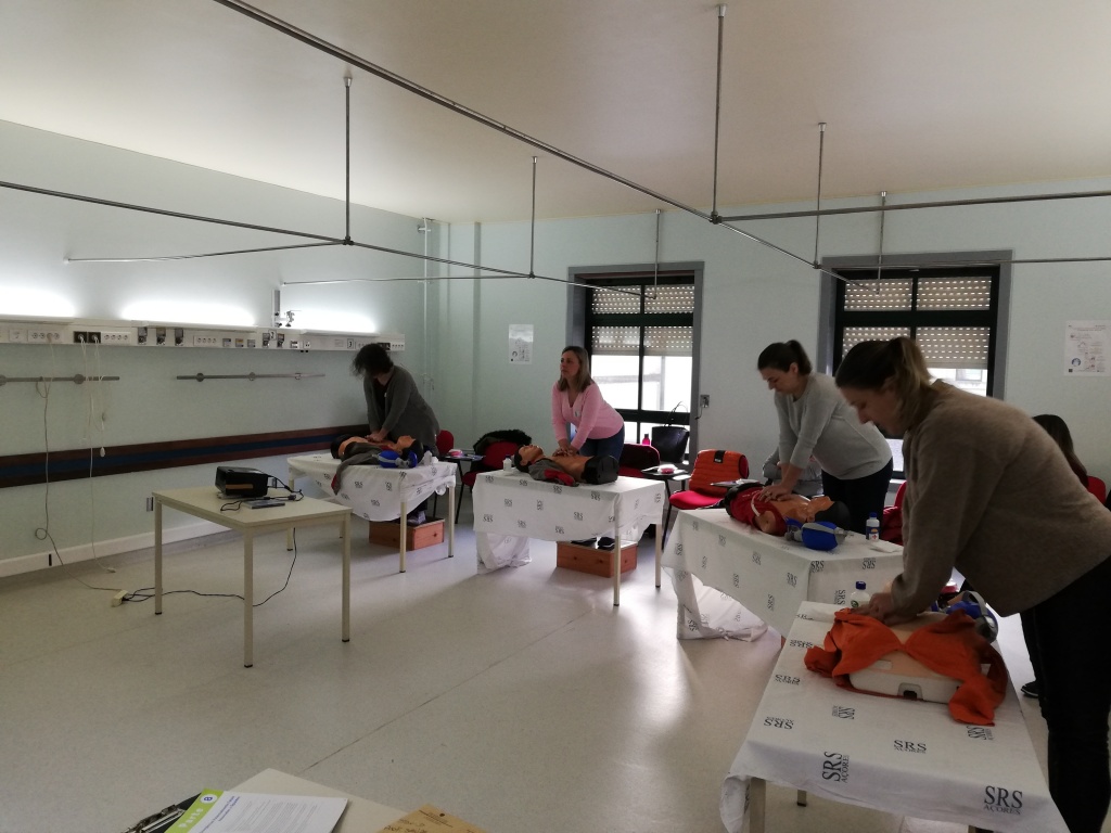 Imagem de destaque: Curso de Suporte Básico de Vida com Desfibrilhação Automática Externa em São Miguel