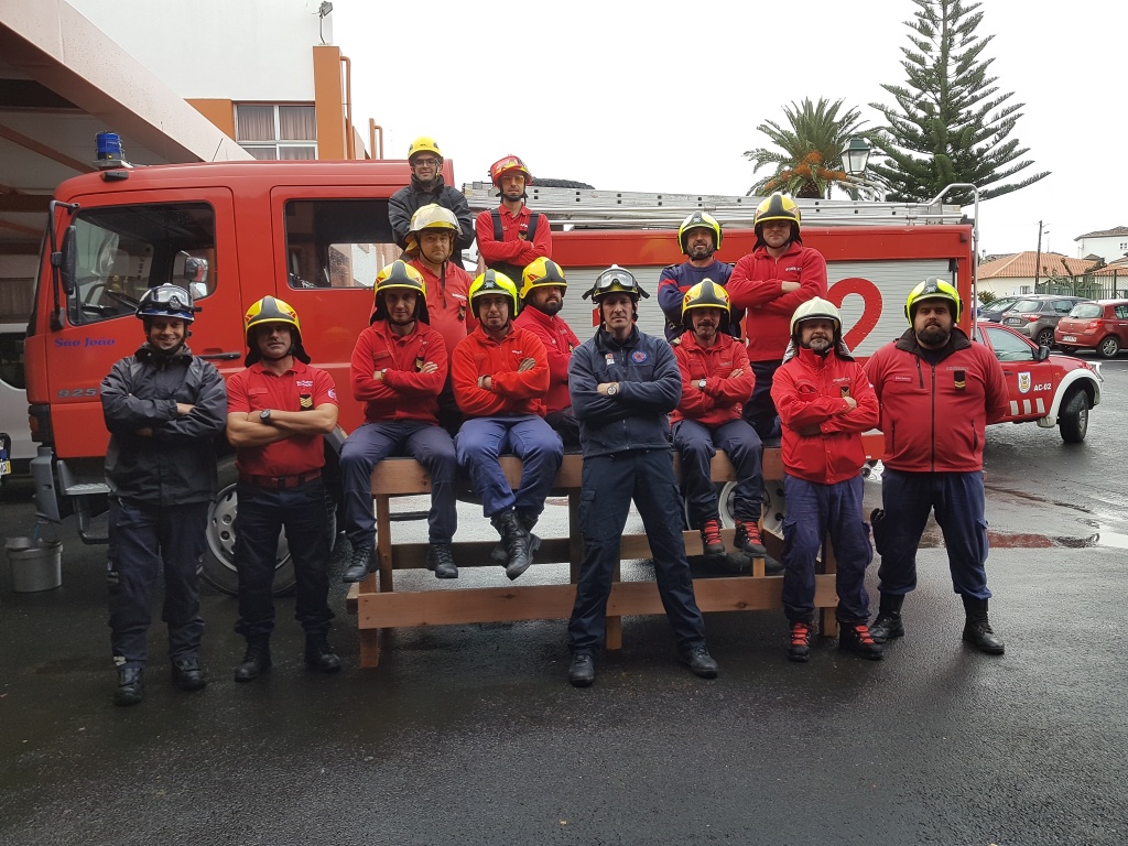 Imagem de destaque: Curso Inicial de Intervenção em Estruturas Colapsadas em São Miguel