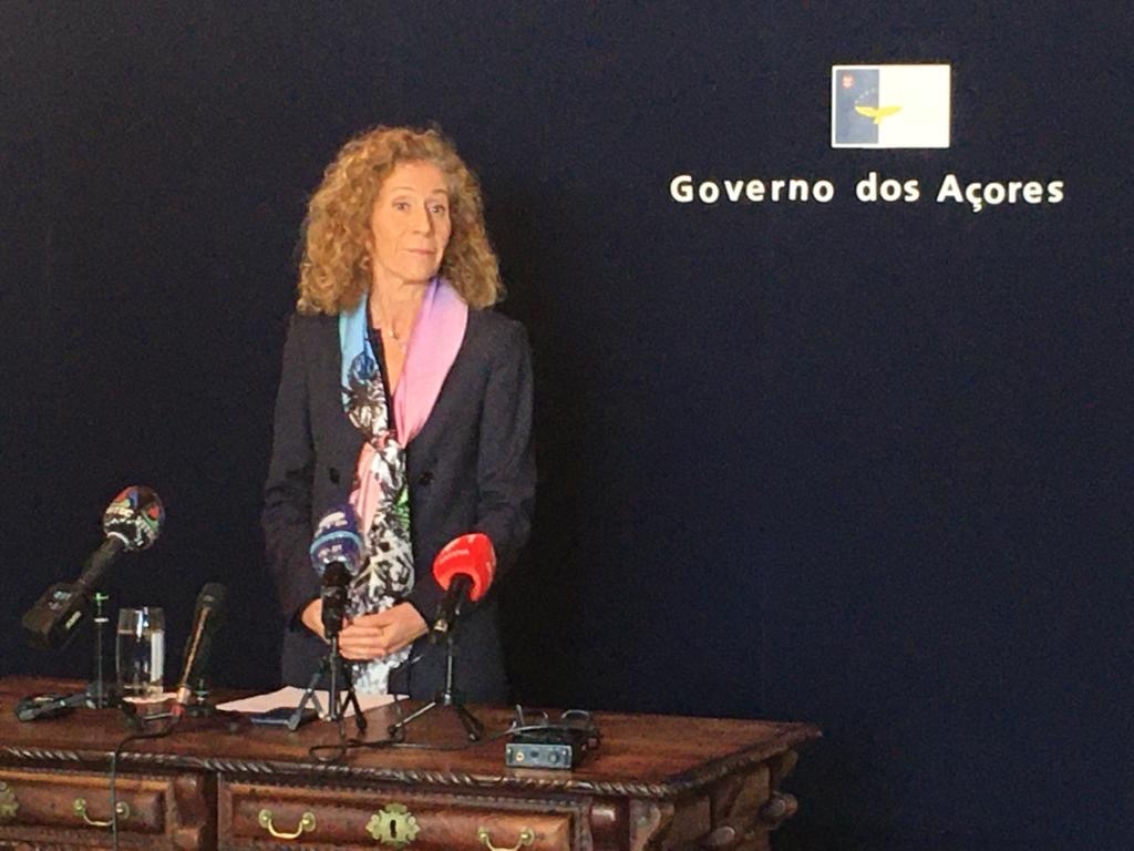Imagem de destaque: Governo dos Açores anuncia que já chegaram à Região 30 mil máscaras cirúrgicas, 6 mil máscaras FPP2 e 4 mil zaragatoas