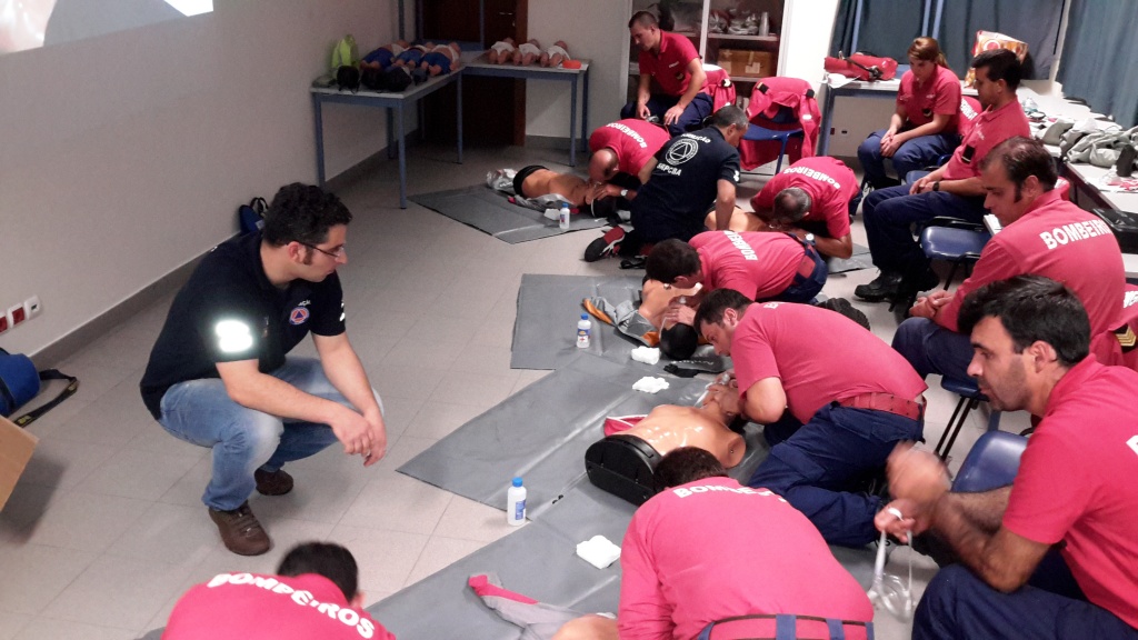 Imagem de destaque: Curso de Recertificação de Suporte Básico de Vida com Desfibrilhação Automática Externa para Profissionais de Saúde na Ribeira Grande