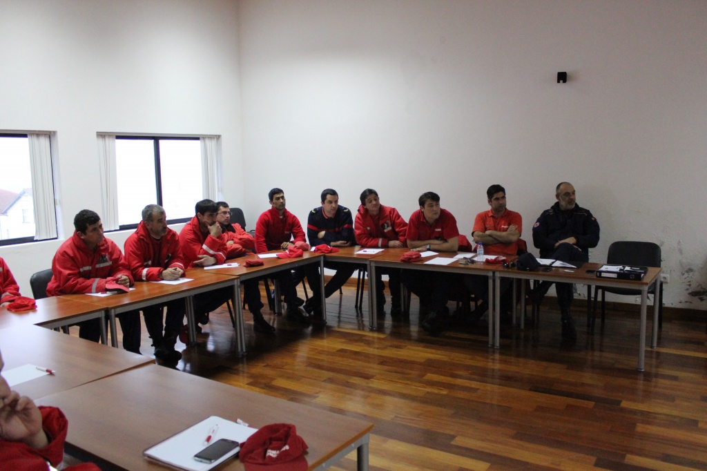 Imagem de destaque: Curso de Condução Moto 4 Socorro - na Calheta