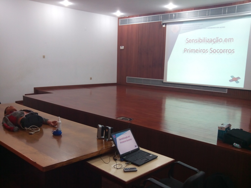 Imagem de destaque: Palestra sobre primeiros socorros, na EBIAH.