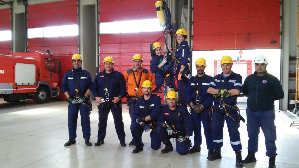 Imagem de destaque: Curso de Salvamento em Grande Ângulo (SGA), na Ilha do Pico.