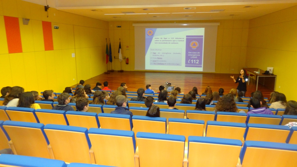 Imagem de destaque: Palestra sobre Riscos Naturais, na EBI Francisco F Drummond