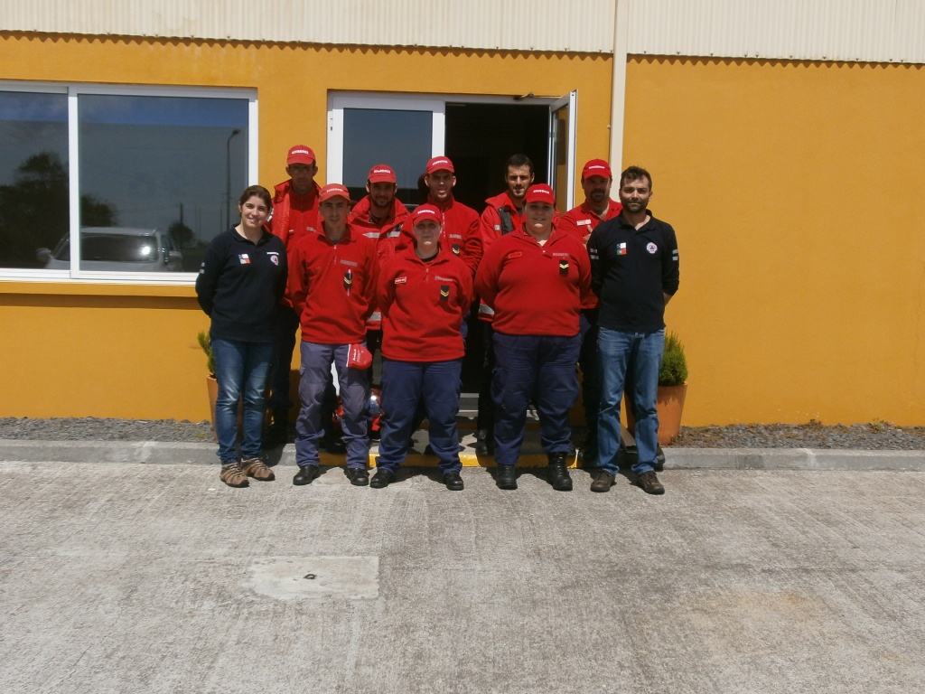 Imagem de destaque: Curso de Recertificação de Tripulantes de Ambulância de Transporte (RTAT), no Centro de Formação do SRPCBA, em Angra do Heroísmo.