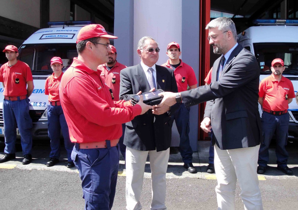 Imagem de destaque: Corporações de bombeiros dos Açores possuem todas verbetes eletrónicos a partir de hoje