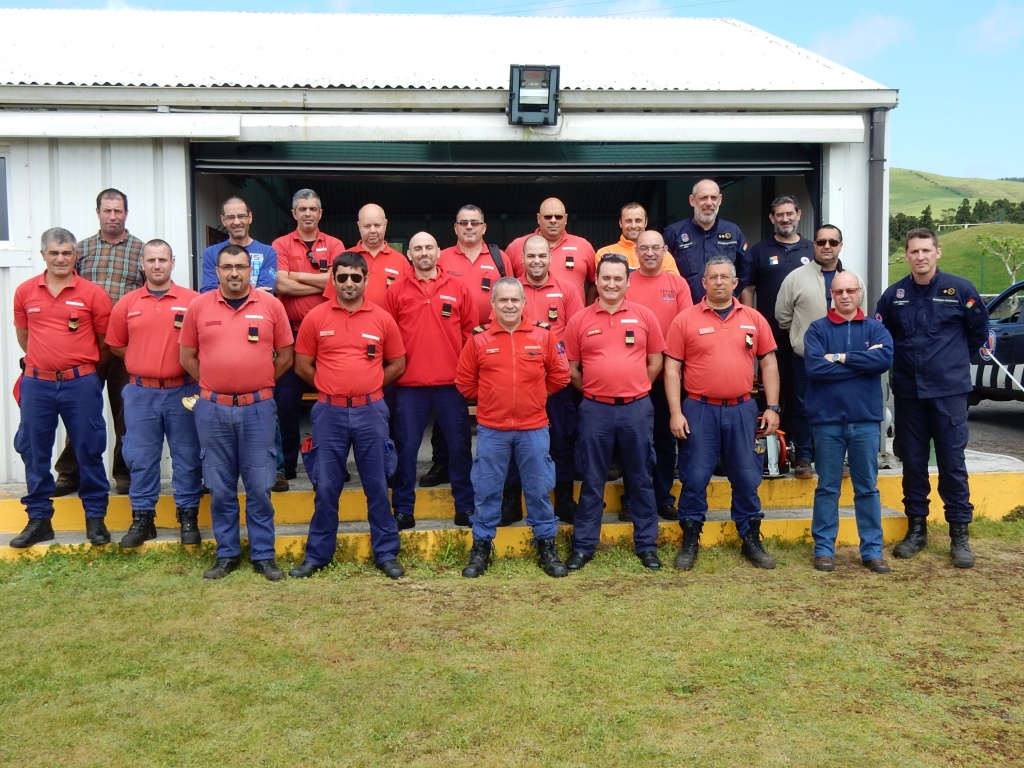 Imagem de destaque: Curso de Segurança na Utilização de Motosserras e Técnicas de abate, no centro de Formação do SRPCBA.