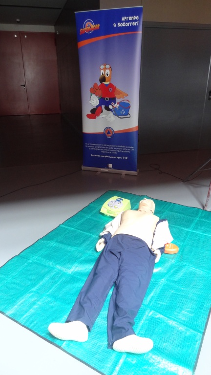 Imagem de destaque: Mass Training em Suporte Básico de Vida, no dia 5 de Junho nas Velas.